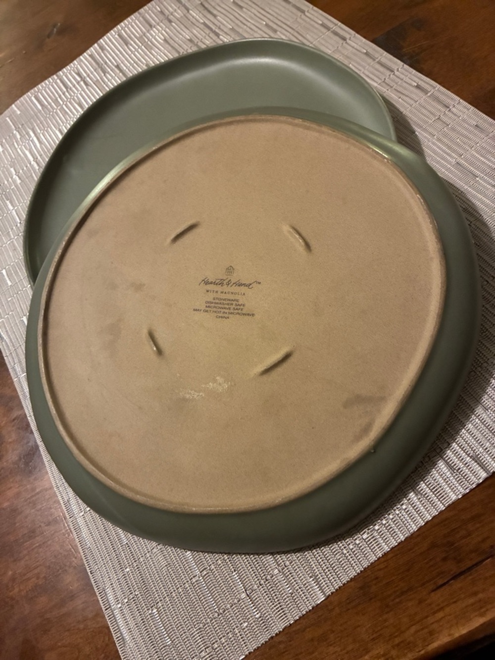 Set of 2 stoneware Hearth & Hand green dinner plates / dishes - Picture 7 of 8